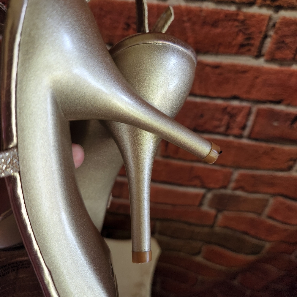 Silver Slippers - Picture 10 of 10